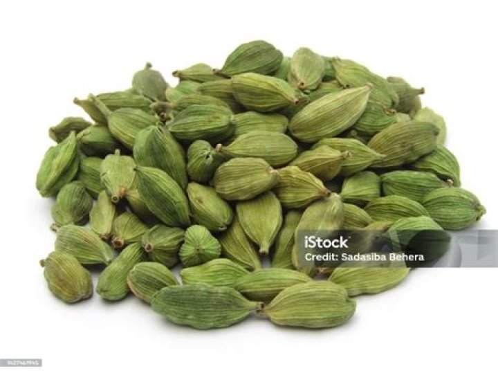 green cardamom image