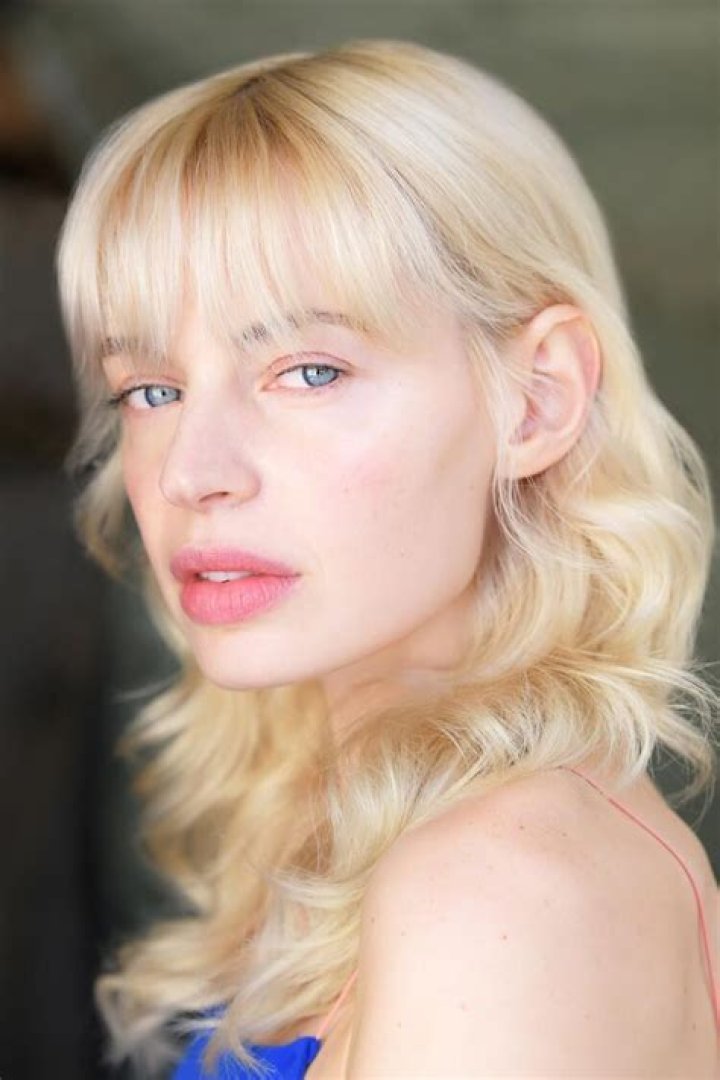 Holly Farnworth
