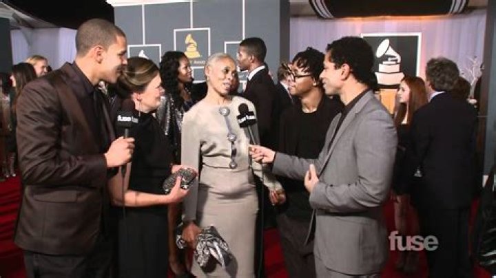 J. Cole, Lupe Fiasco Bring Their Moms to Grammy Red Carpet - j cole grammy song