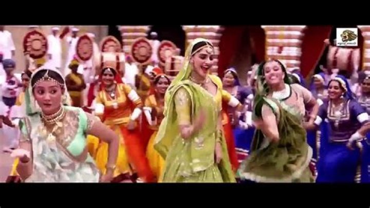 Top 5 Bollywood Dance Songs | [Traditional Hits] | songs hindi - New Bollywood Songs 2022 January - Top Hindi Songs 2022 (Trending Indian Music Videos)