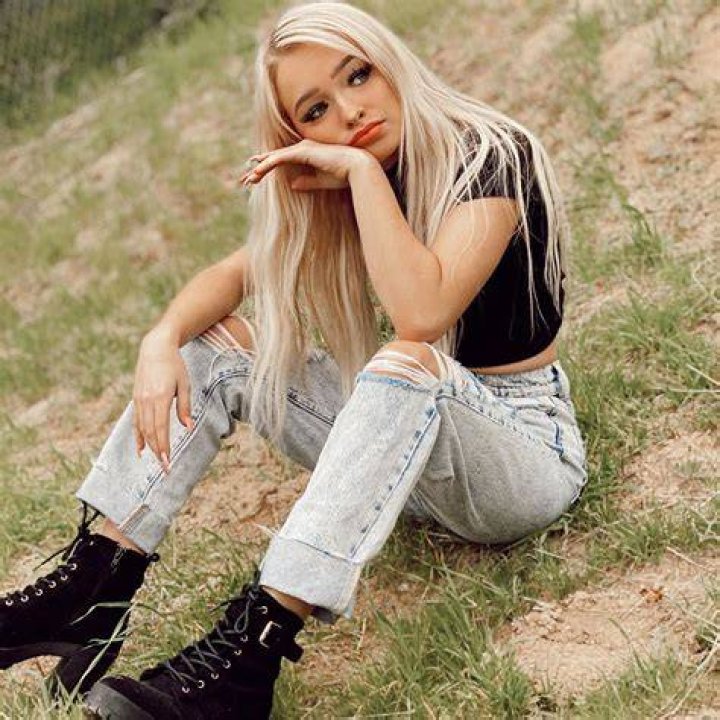 zoe laverne net worth zoe laverne net worth